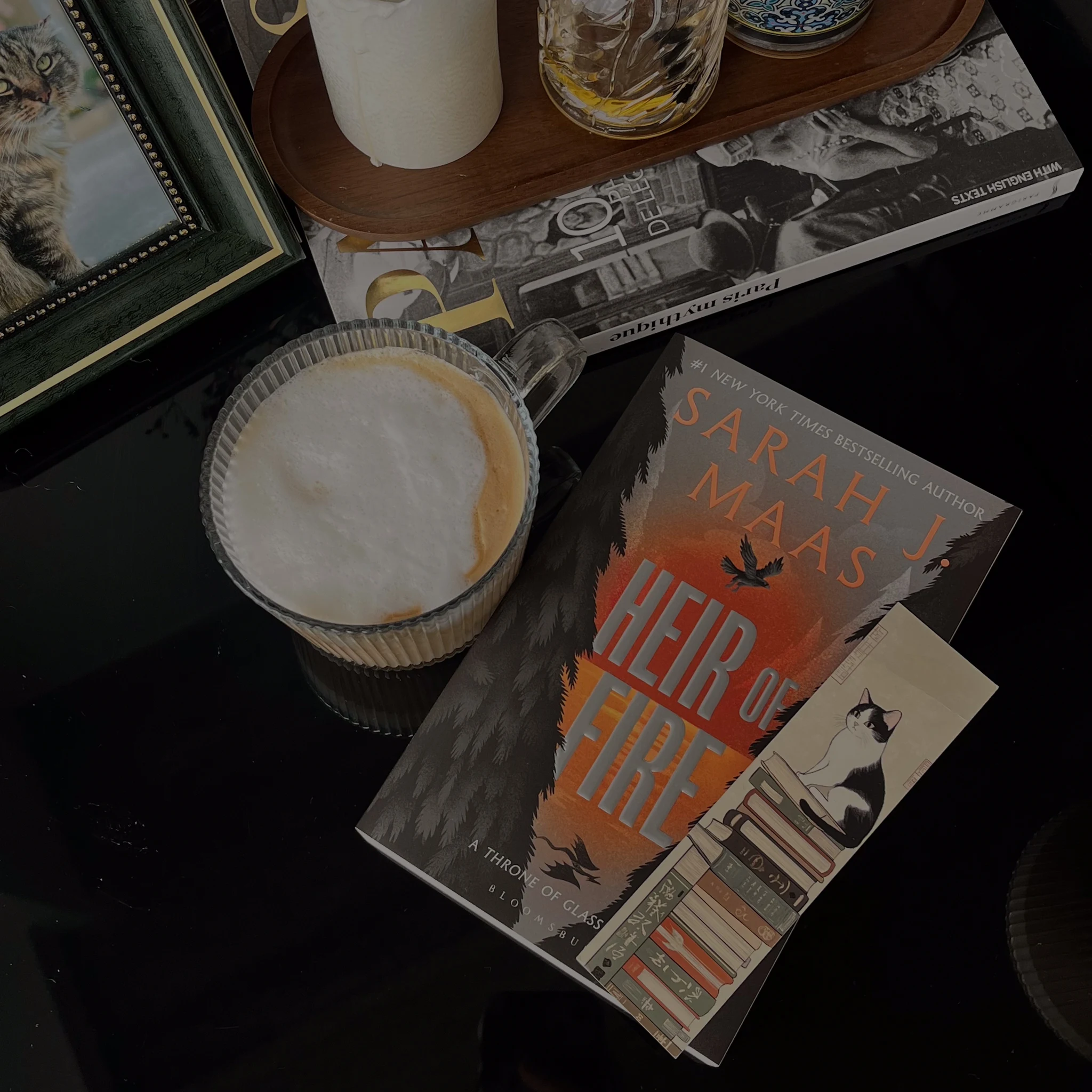 Book content, photo 6